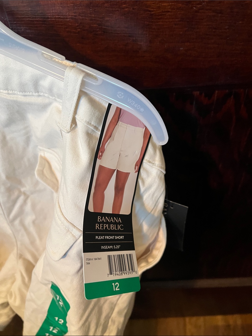 Banana Republic Cream Pleat Front Bermuda Shorts